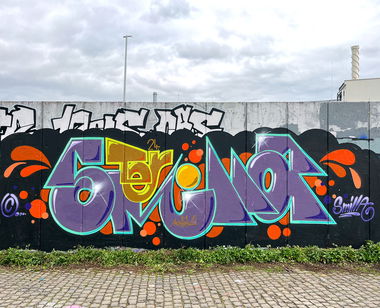 Graffiti Wall - Photo by Info