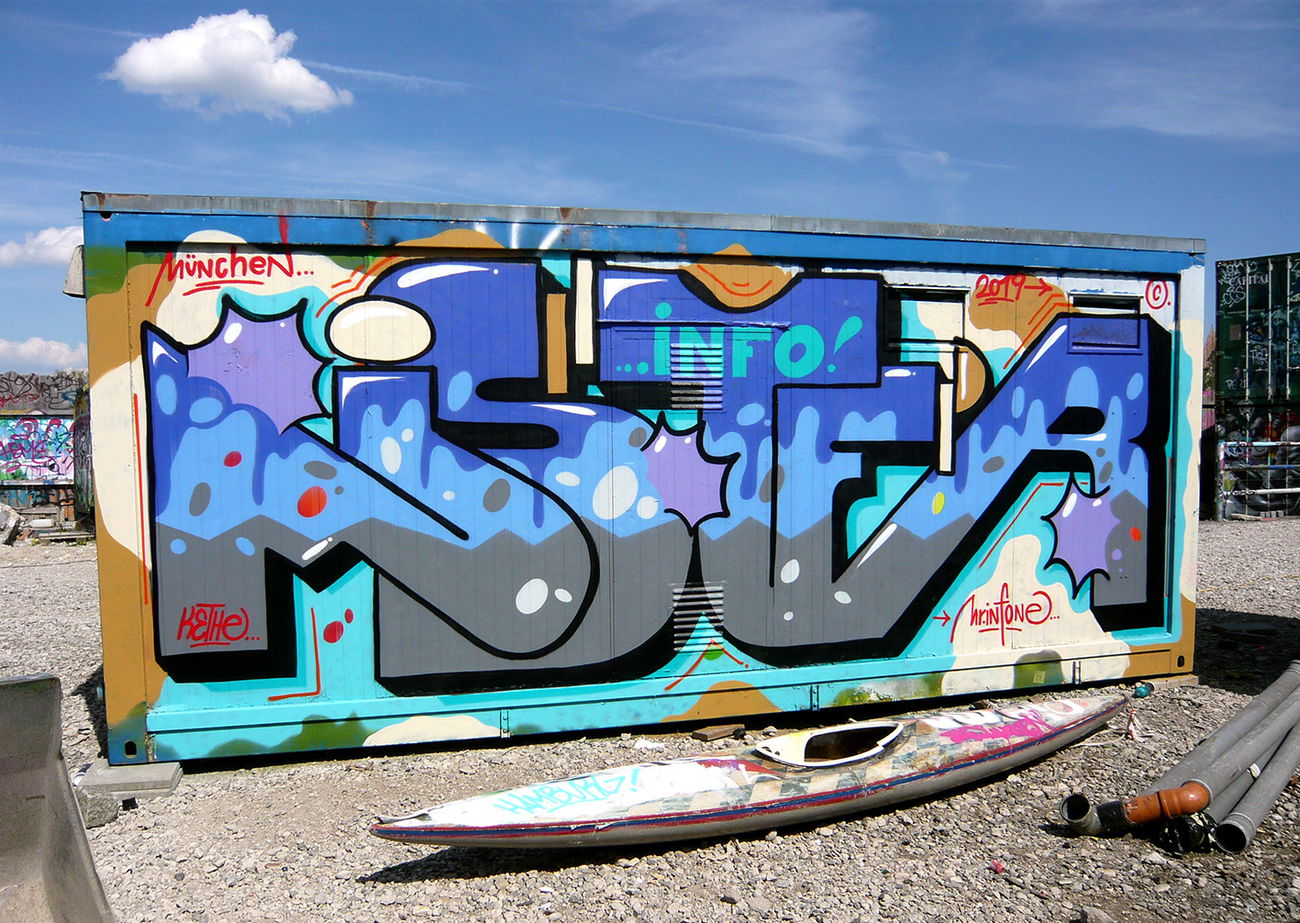 Graffiti Wall - Photo by Info