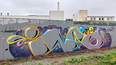 Graffiti Wall - Photo by Info