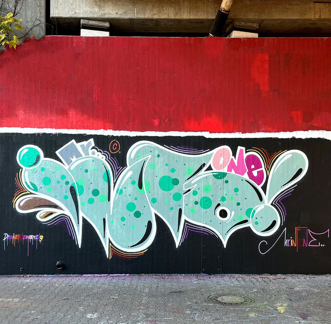 Graffiti Wall - Photo by Info