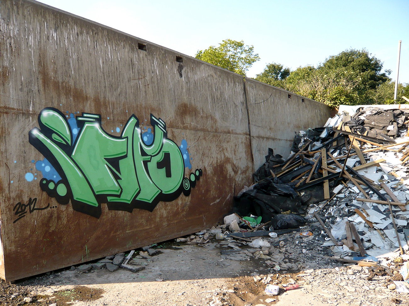 Graffiti Wall - Photo by Info - Mr.Info