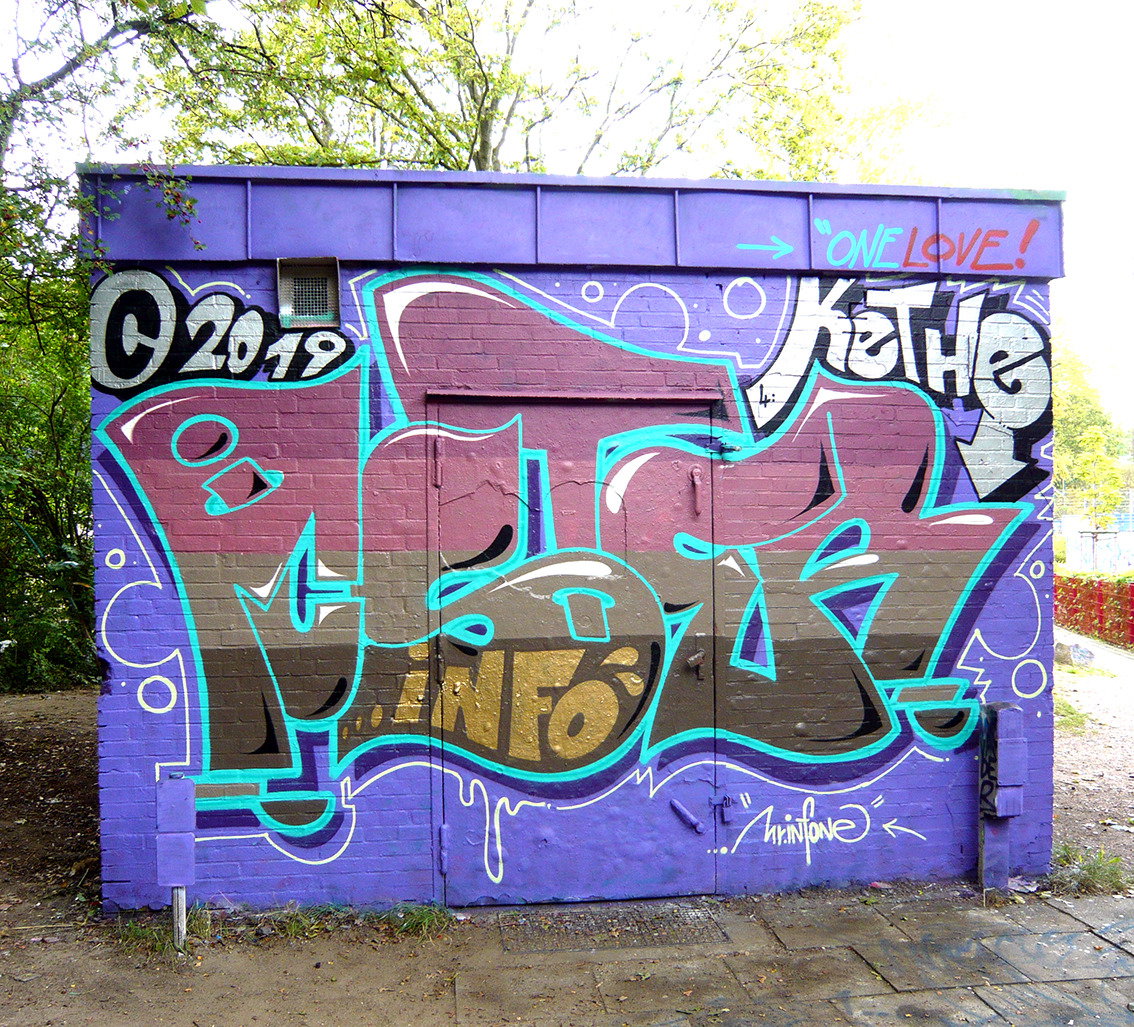 Graffiti Wall - Photo by Info