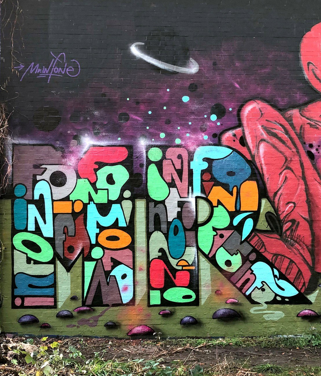 Graffiti Wall - Photo by Info