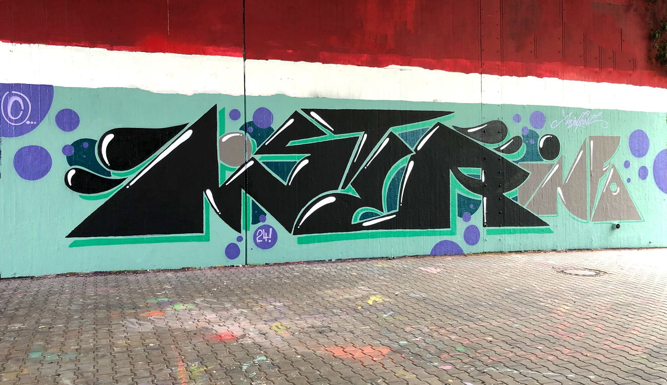 Graffiti Wall - Photo by Info