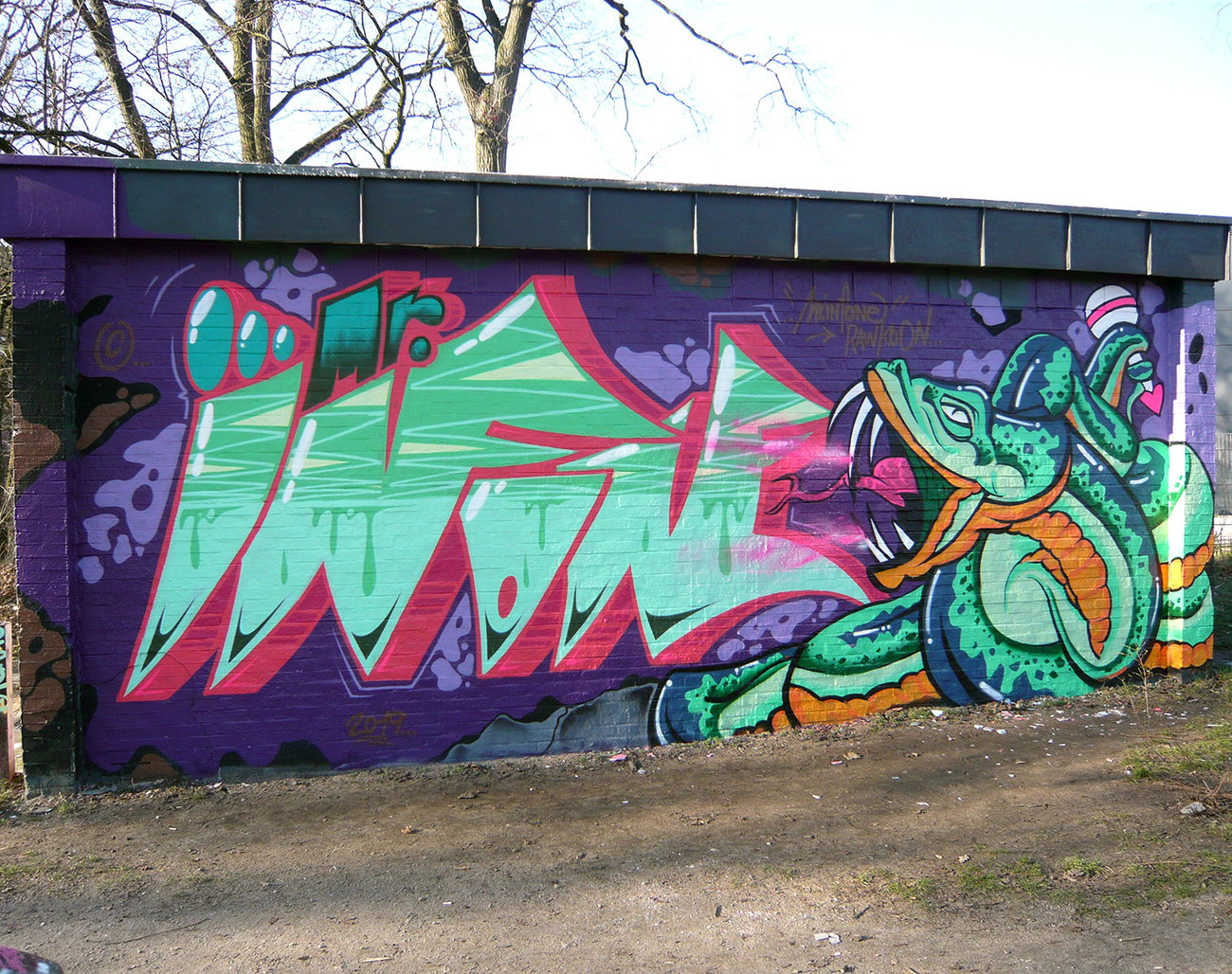 Graffiti Wall - Photo by Info