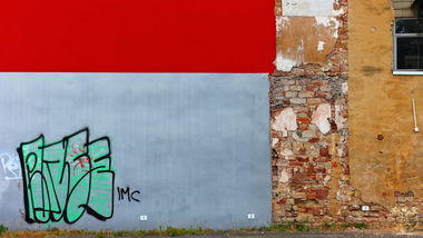 Graffiti Bombing - Photo by InfraHD - Fonse, Fonsy, Fonk
