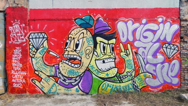 Graffiti Wall - Photo by IvanSne