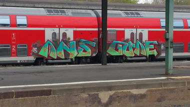 Graffiti Train - Photo by JACKP0TT - DNS, GUDE, KASSEL (2016)