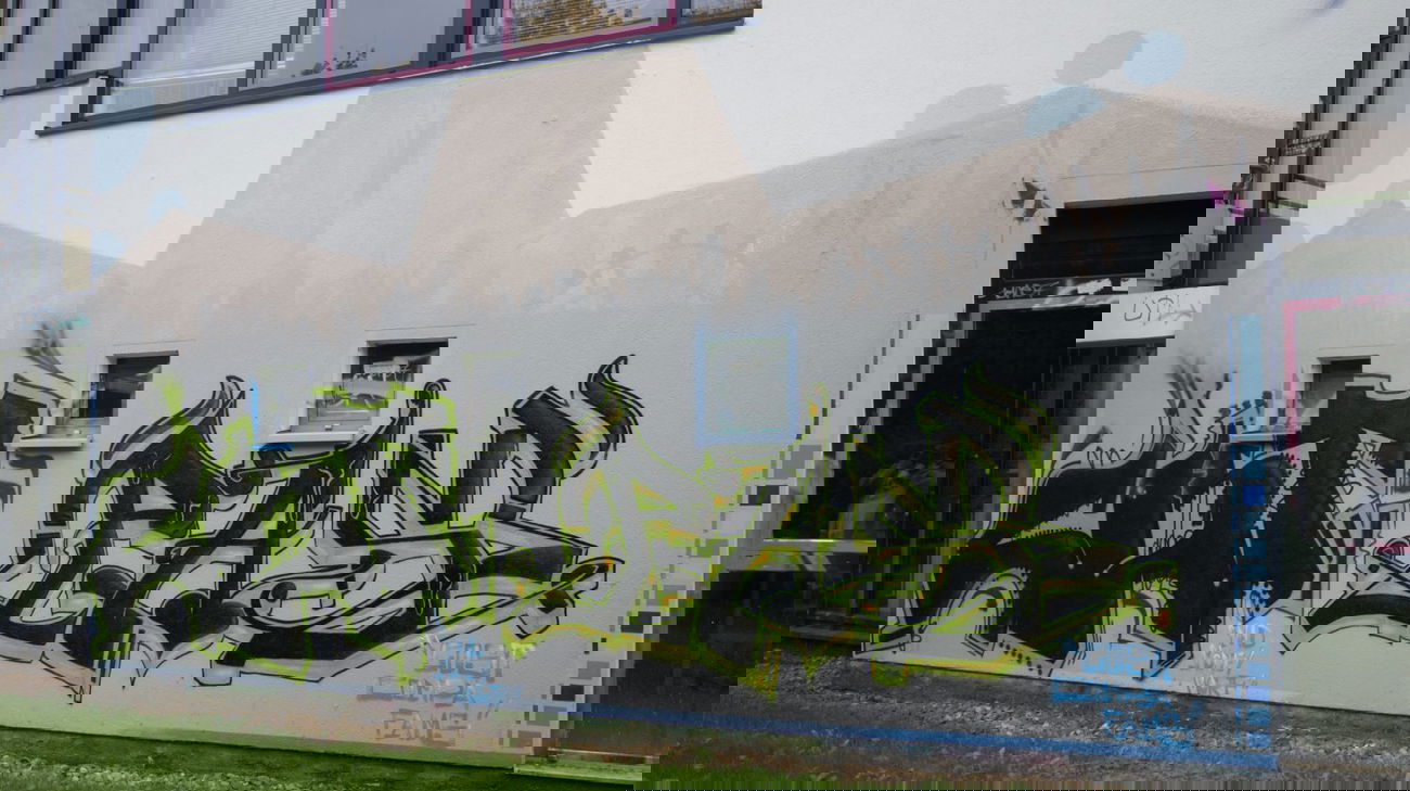 Graffiti Wall - Photo by JAMAL - pas, snok