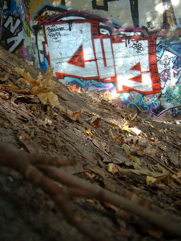 Graffiti Wall - Photo by JERSEE - cue, jersee, jersee (2009)