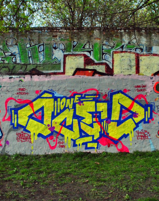 Graffiti Wall - Photo by JERSEE - jersee, oced, tobo (2011)