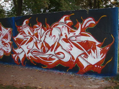 Graffiti Wall - Photo by JJoe - sime