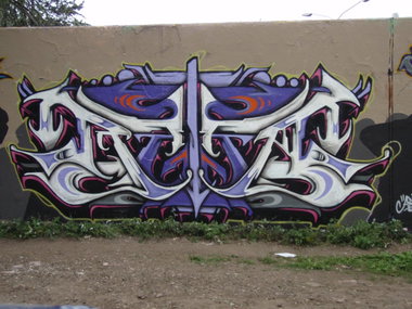 Graffiti Wall - Photo by JJoe - reko, sime