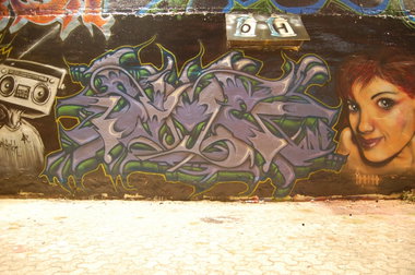 Graffiti Wall - Photo by JJoe - sime