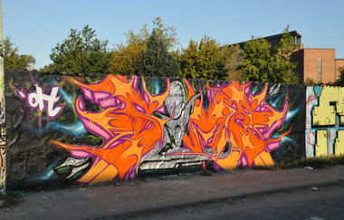 Graffiti Wall - Photo by JJoe - sime