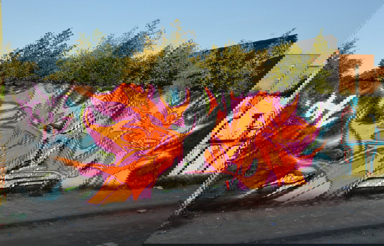 Graffiti Wall - Photo by JJoe - sime