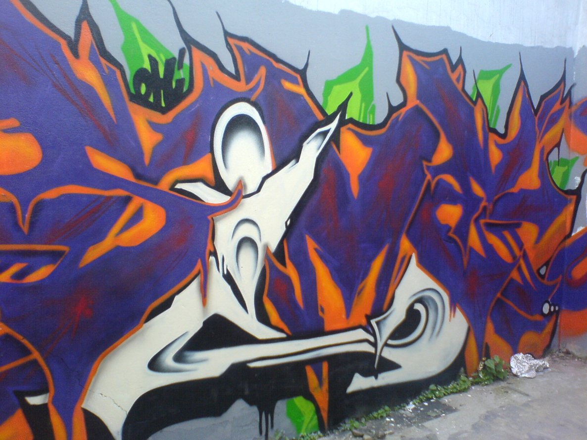 Graffiti Wall - Photo by JJoe - sime