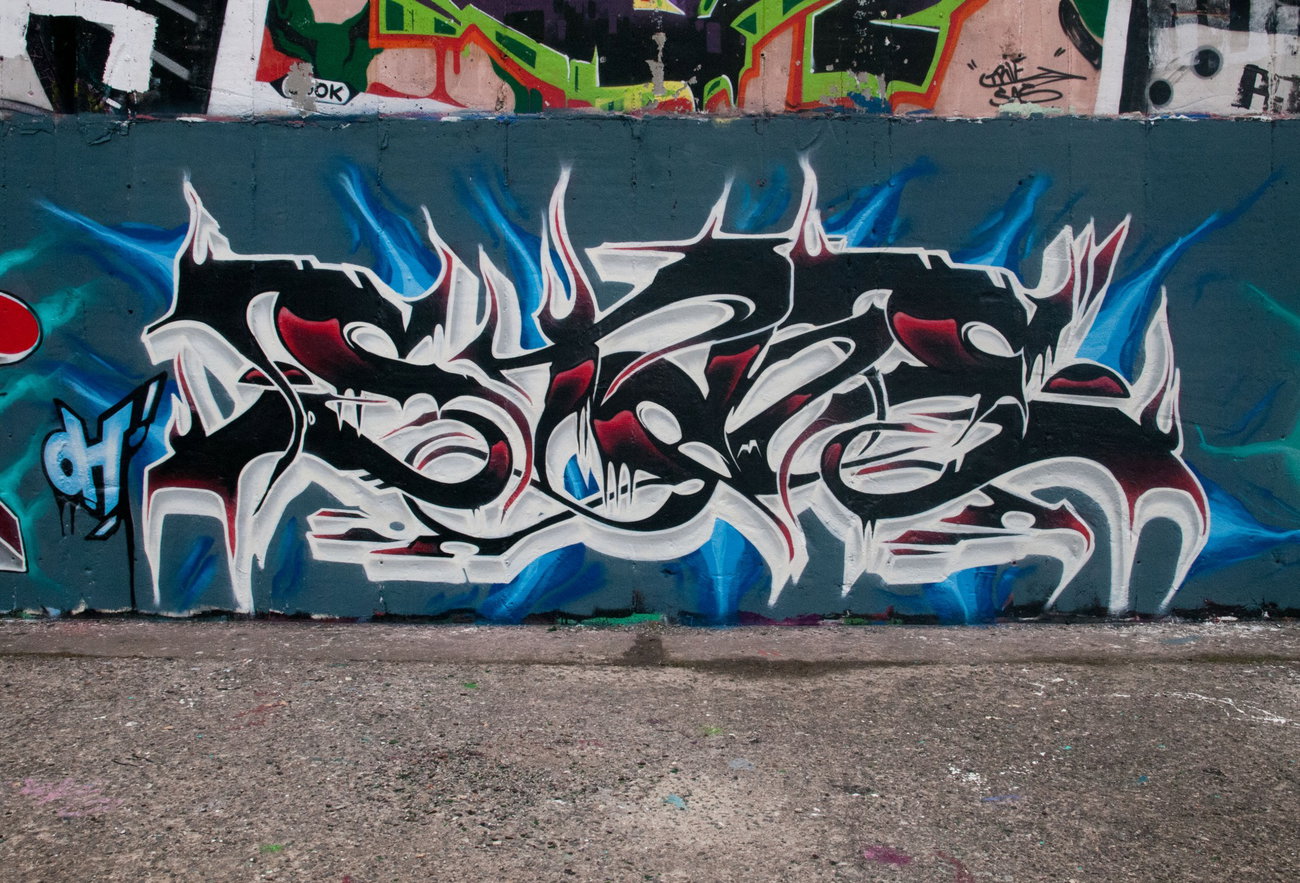 Graffiti Wall - Photo by JJoe - Sime