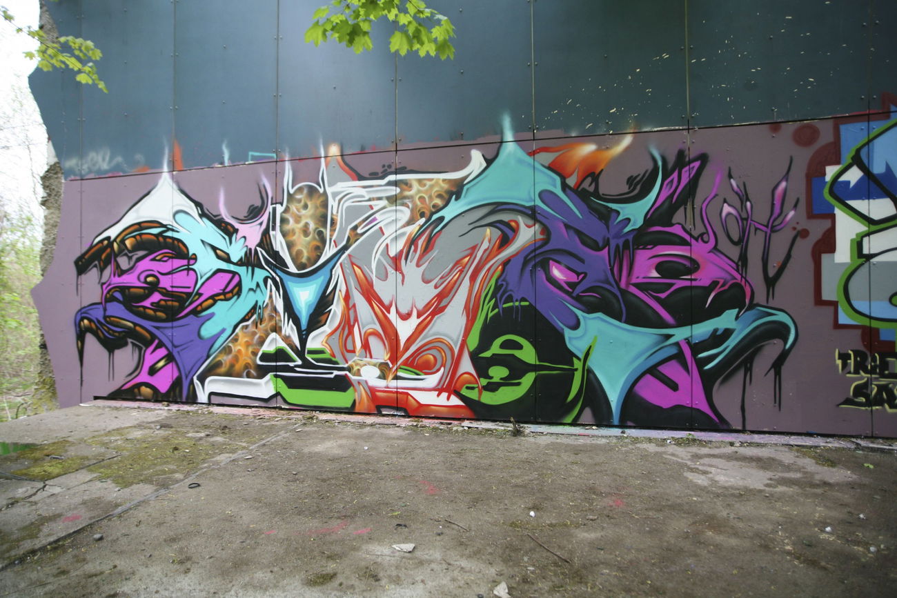Graffiti Wall - Photo by JJoe - Sime
