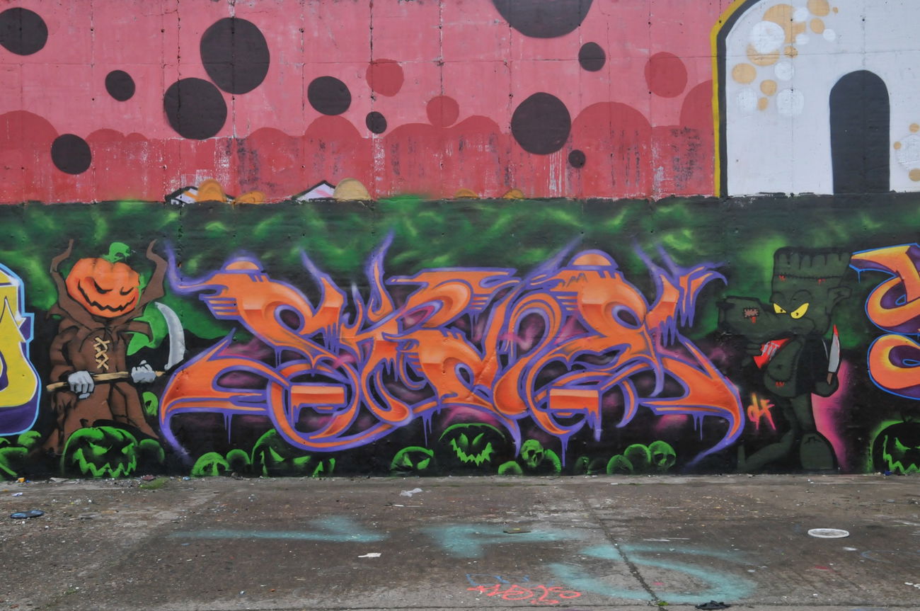 Graffiti Wall - Photo by JJoe - Sime