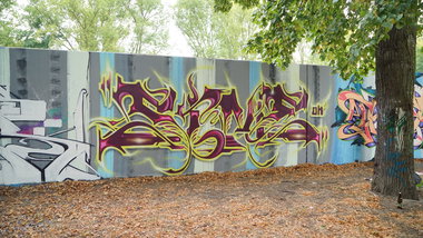 Graffiti Wall - Photo by JJoe - Sime
