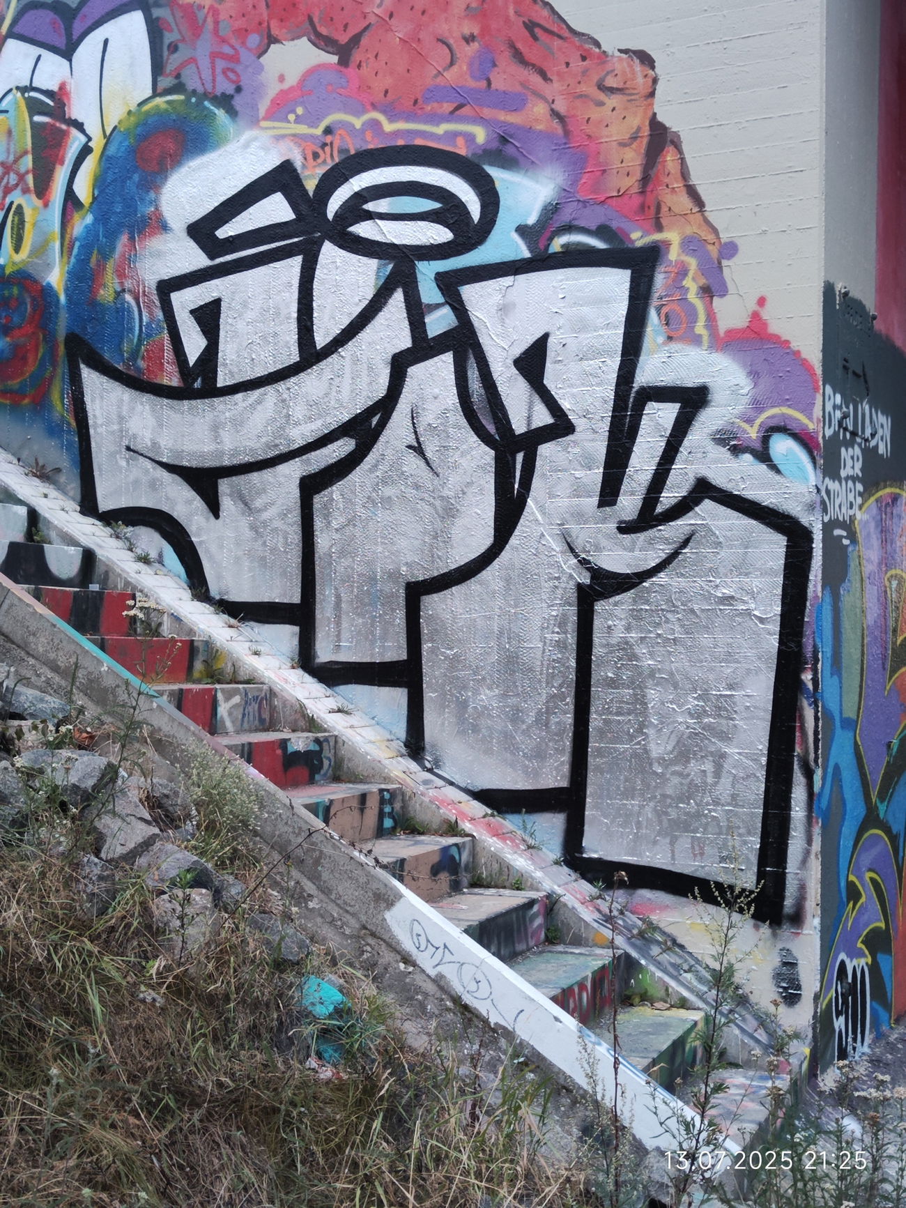 Graffiti Bombing in Leipzig - Photo by JOK