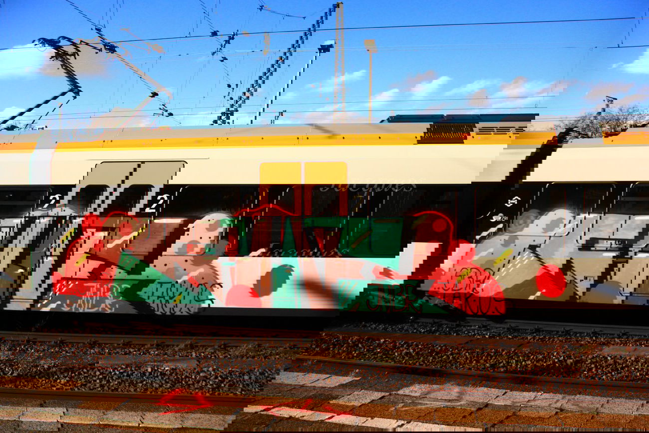 Graffiti Train - Photo by Jacques - Fancy, GBR, Re3 (2014)