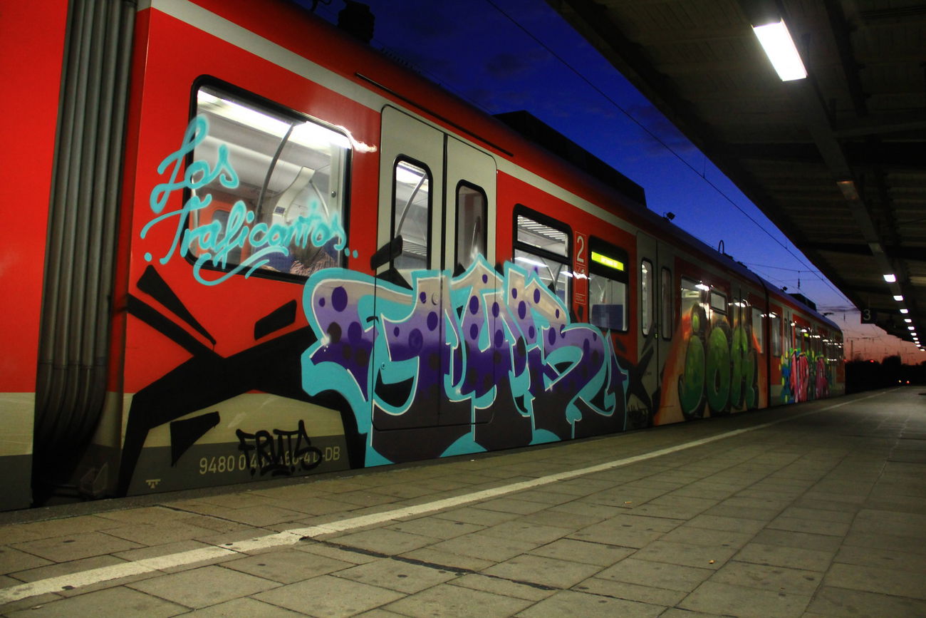 Graffiti Train in Herne - Photo by Jacques - ruhrarea, sundown, trainstation (2014)