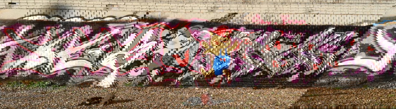 Graffiti Wall - Photo by JakeDe - Jake, JakeDe, Ucas (2013)