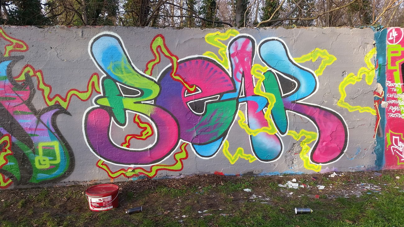 Graffiti Wall - Photo by Jane_68 - Bear, Jane (2015)