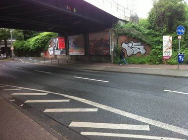Graffiti Bombing - Photo by JangoAsyl - PS, Frankfurt (2013)