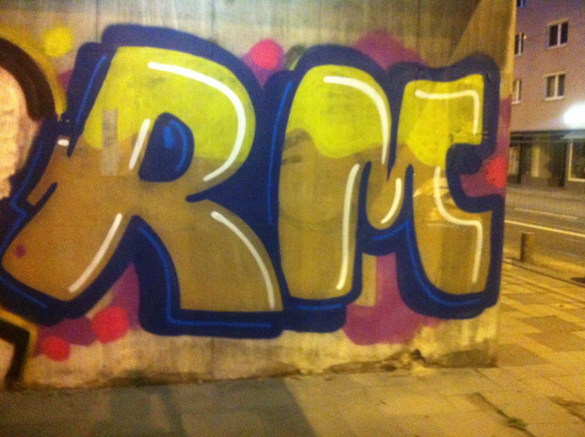 Graffiti Bombing - Photo by JangoAsyl - RM