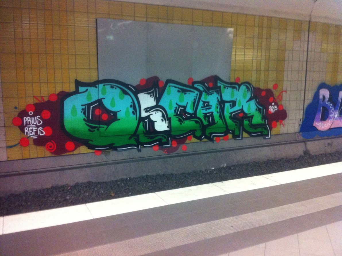 Graffiti Bombing - Photo by JangoAsyl - Oscar, Born, Prius (2013)