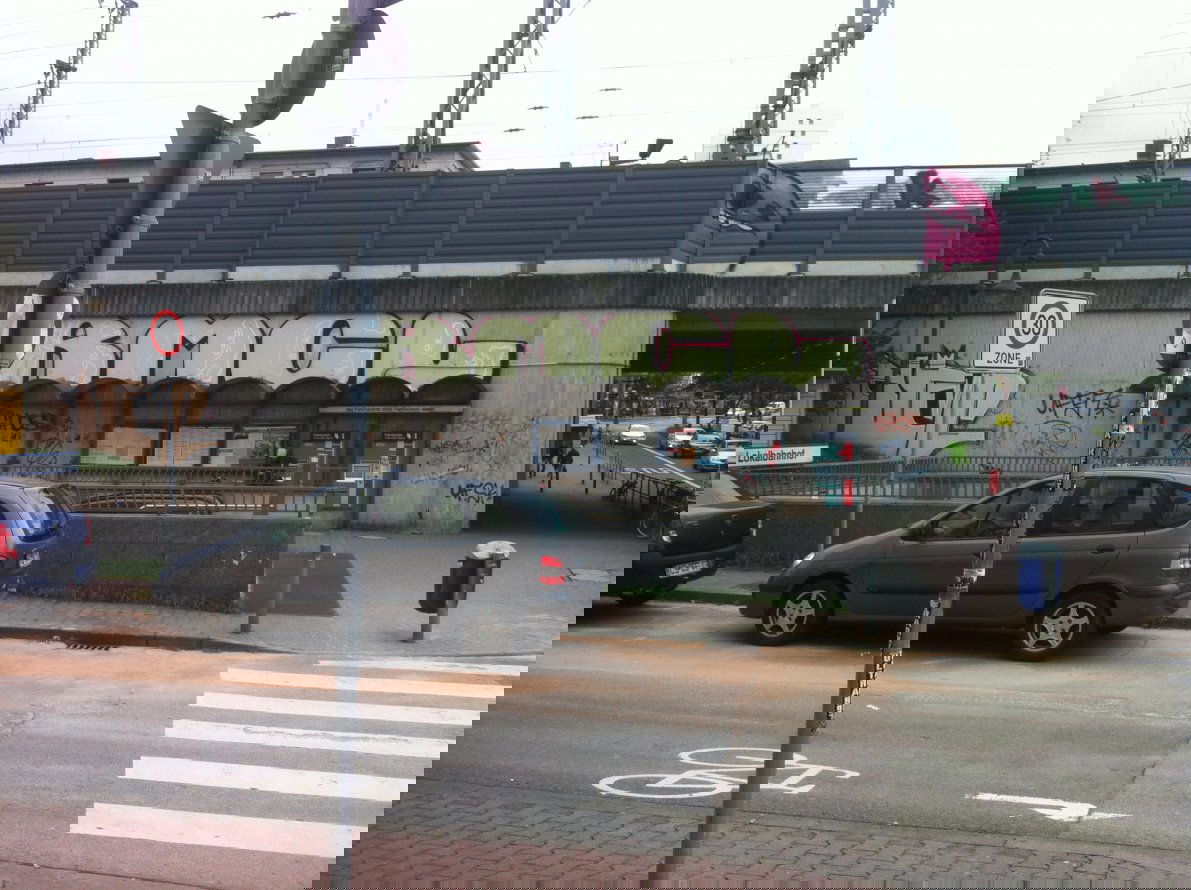 Graffiti Bombing - Photo by JangoAsyl - onim, cl, rmc