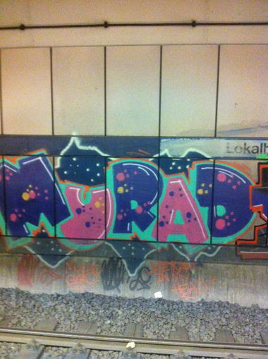 Graffiti Bombing - Photo by JangoAsyl - Murad