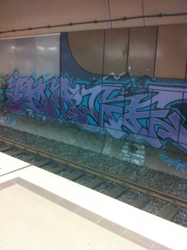 Graffiti Wall in Frankfurt - Photo by JangoAsyl - image, mark