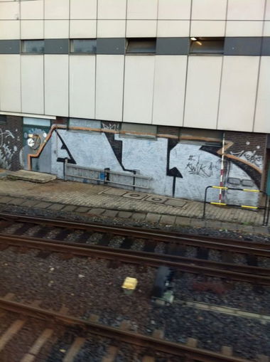 Graffiti Bombing in Frankfurt - Photo by JangoAsyl - ak, kwik