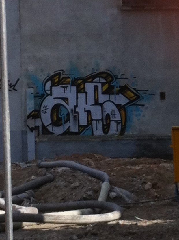 Graffiti Wall in Frankfurt - Photo by JangoAsyl - ak, okul