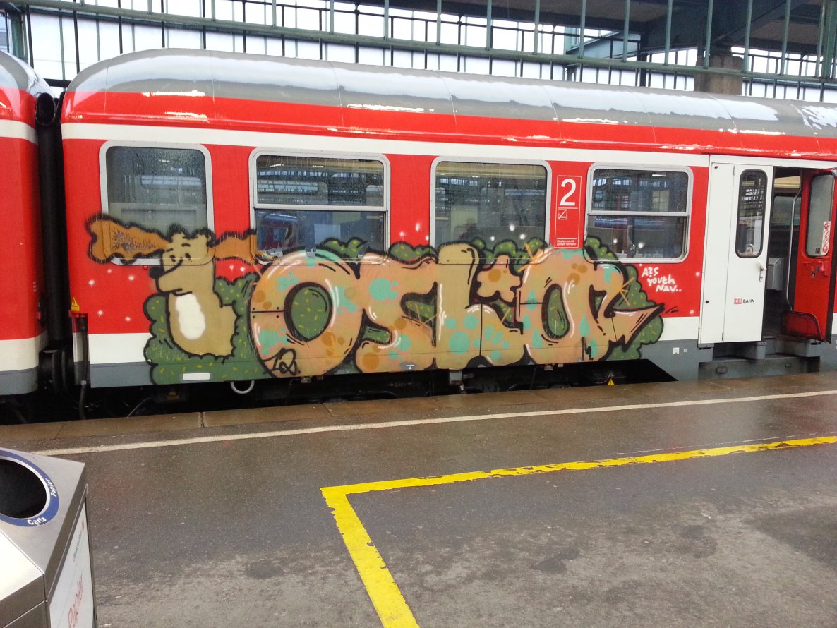 Graffiti Train in Stuttgart - Photo by JayHardwood - Oslo (2012)