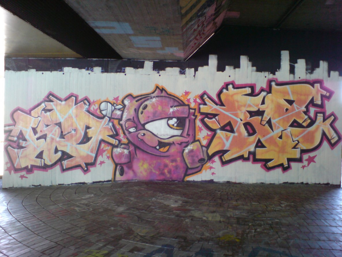 Graffiti Wall in Stuttgart - Photo by JayHardwood - HOF, Kobra