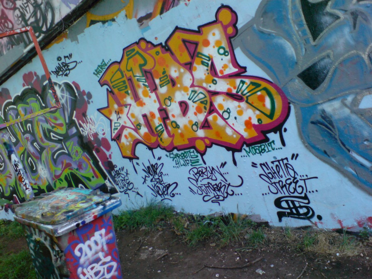 Graffiti Wall in Stuttgart - Photo by JayHardwood - Hof, HBS