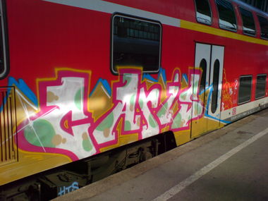 Graffiti Train in Frankfurt - Photo by JayHardwood - Caris