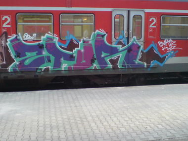 Graffiti Train - Photo by JayHardwood - STUR, RWRZ, KWZ (2009)