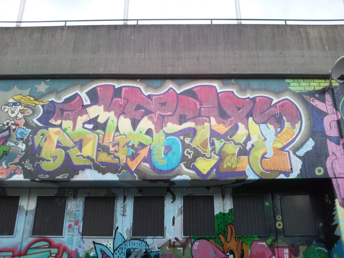 Graffiti Wall in Stuttgart - Photo by JayHardwood - Mesyo