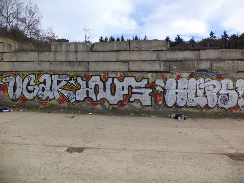 Graffiti Wall in Yalta - Photo by Jaysik - ugar, doser, jays