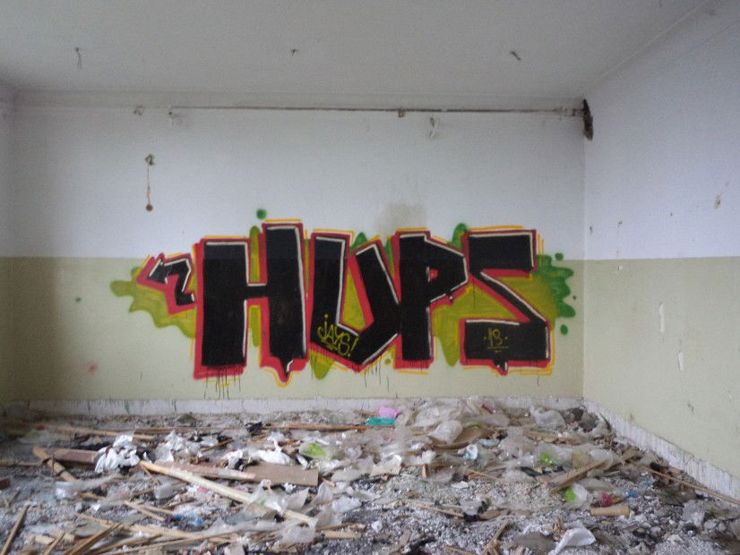 Graffiti Wall in Yalta - Photo by Jaysik - jays (2013)