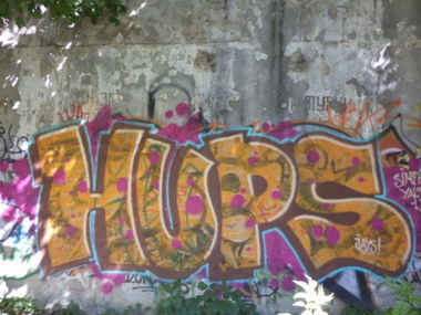 Graffiti Bombing - Photo by Jaysik - jays, yo, sorok (2013)