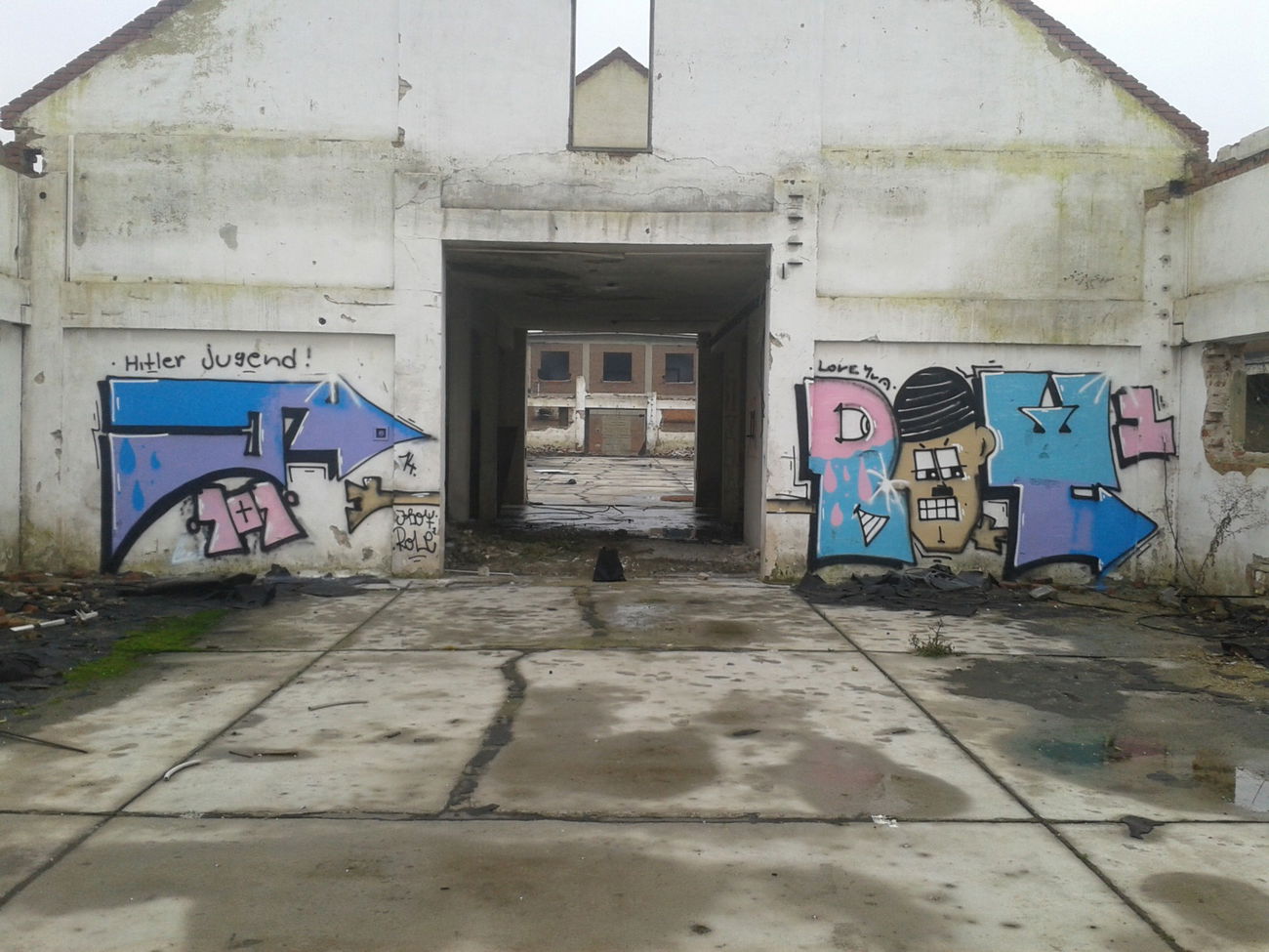 Graffiti Wall - Photo by Jboy - hayhitler