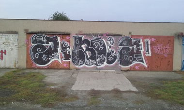 Graffiti Wall - Photo by Jboy - hulimtenshitevrydejs