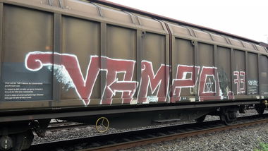 Graffiti Train - Photo by JemandAnders - vampo73, fr8, Freight